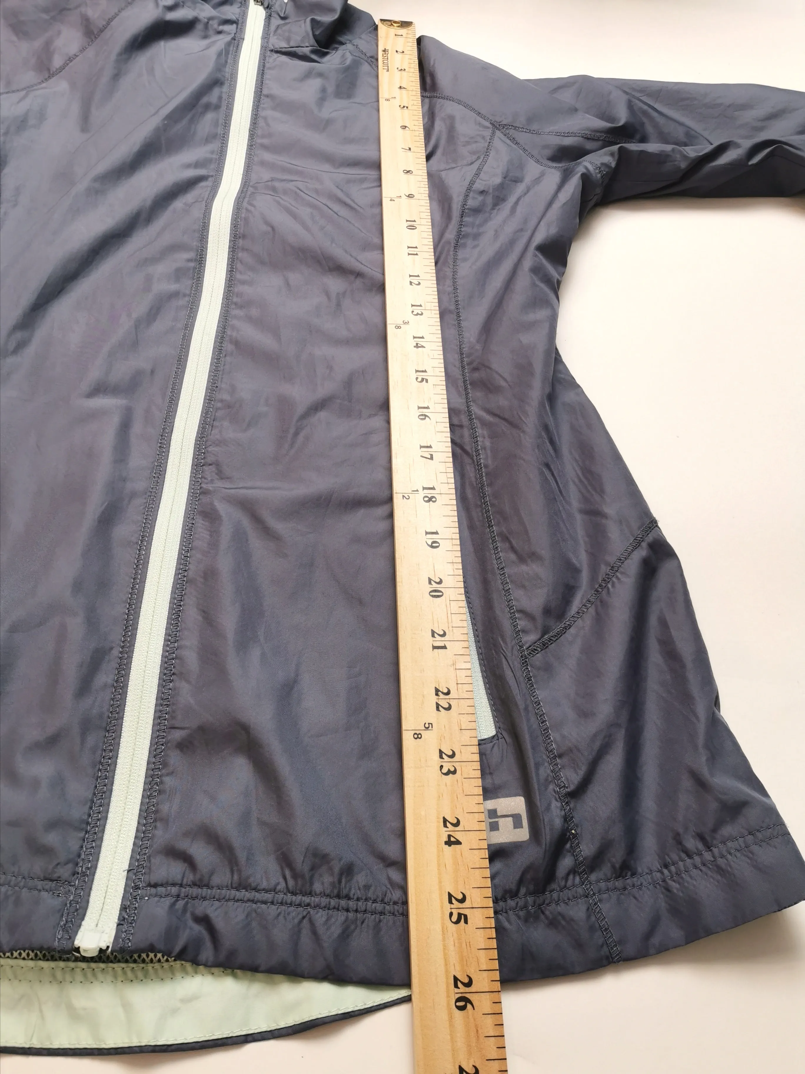 WOMENS SIZE SMALL - HIND, Lightweight Windbreaker Jacket EUC B45