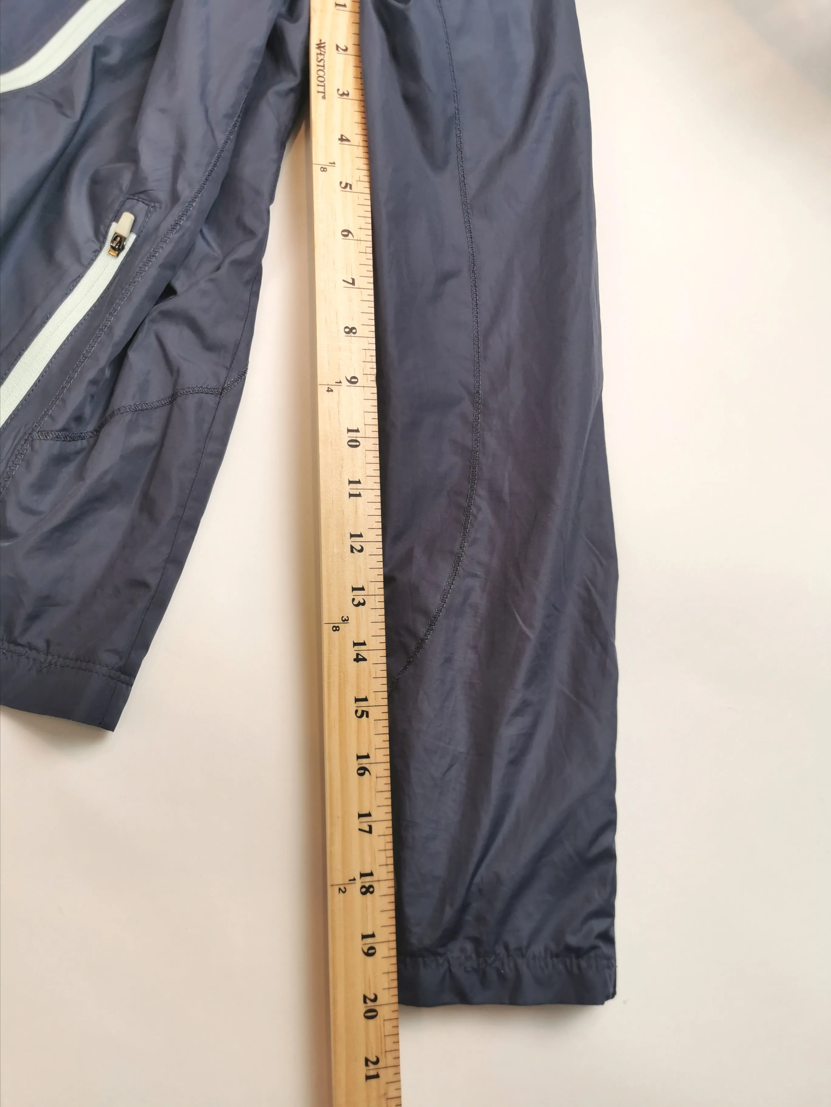 WOMENS SIZE SMALL - HIND, Lightweight Windbreaker Jacket EUC B45